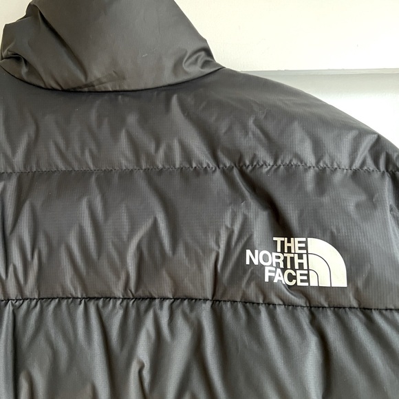 The North Face classic puffer - like new - Picture 6 of 9